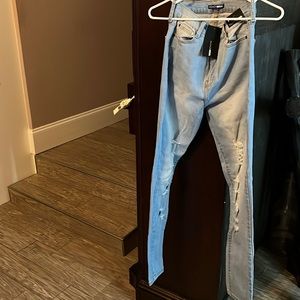 Fashion Nova size 7 light blue wash